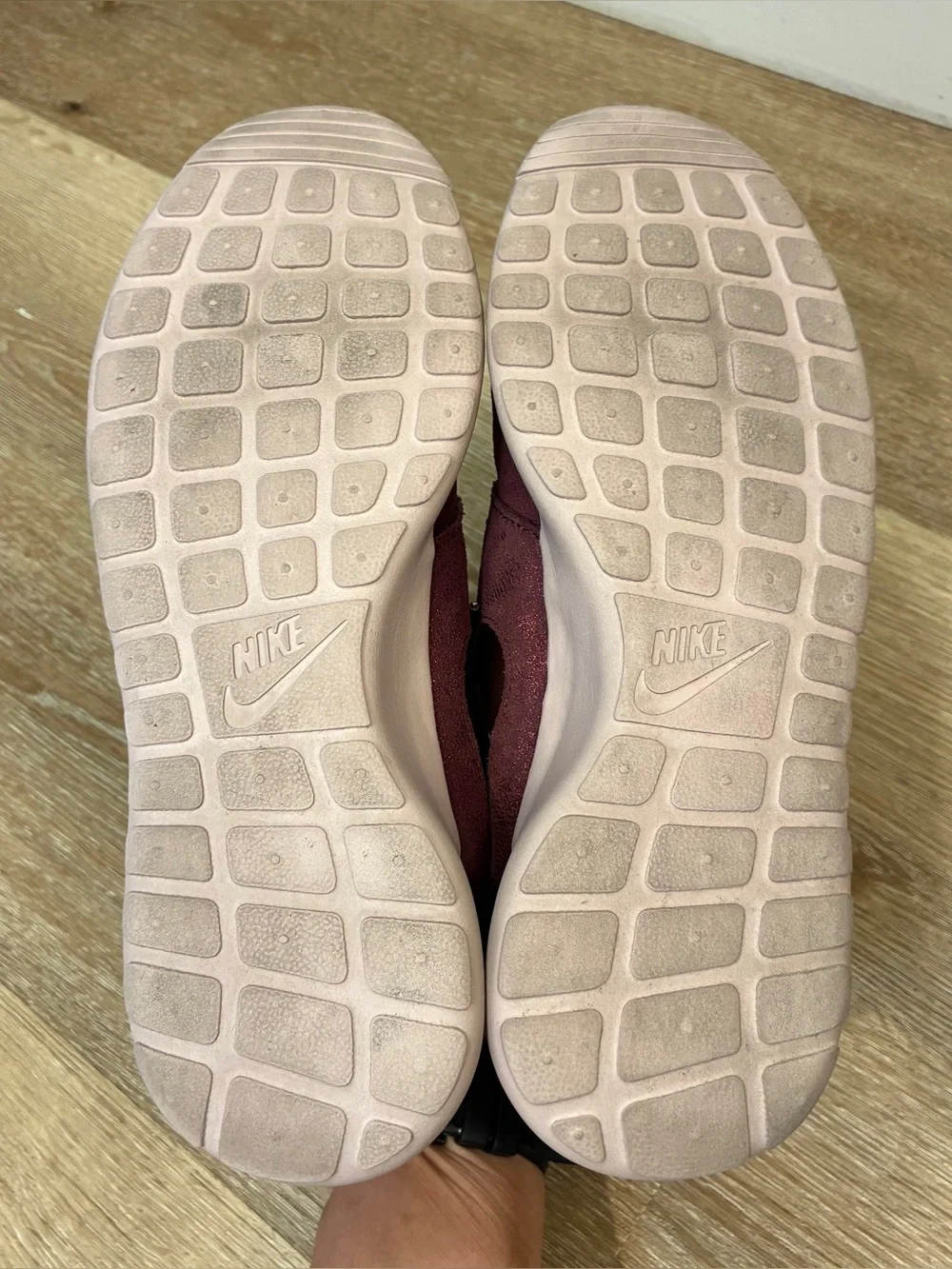 Nike Roshe One Premium Sneakers Red Burgundy Metallic Women’s US 10 EU 42 27cm